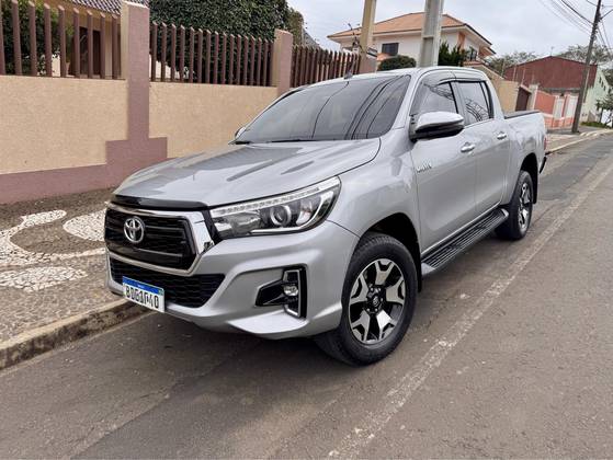 TOYOTA HILUX 2.8 SRX 4X4 CD 16V DIESEL 4P AUTOMÁTICO TOYOTA HILUX 2.8 SRX 4X4 CD 16V DIESEL 4P AUTOMÁTICO